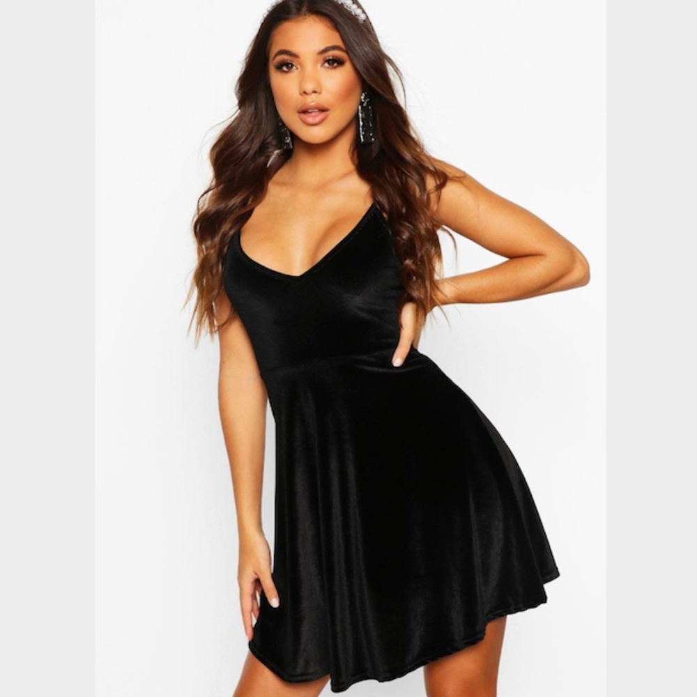 addie | Black Velvet V-neck Strapless Skater Dress